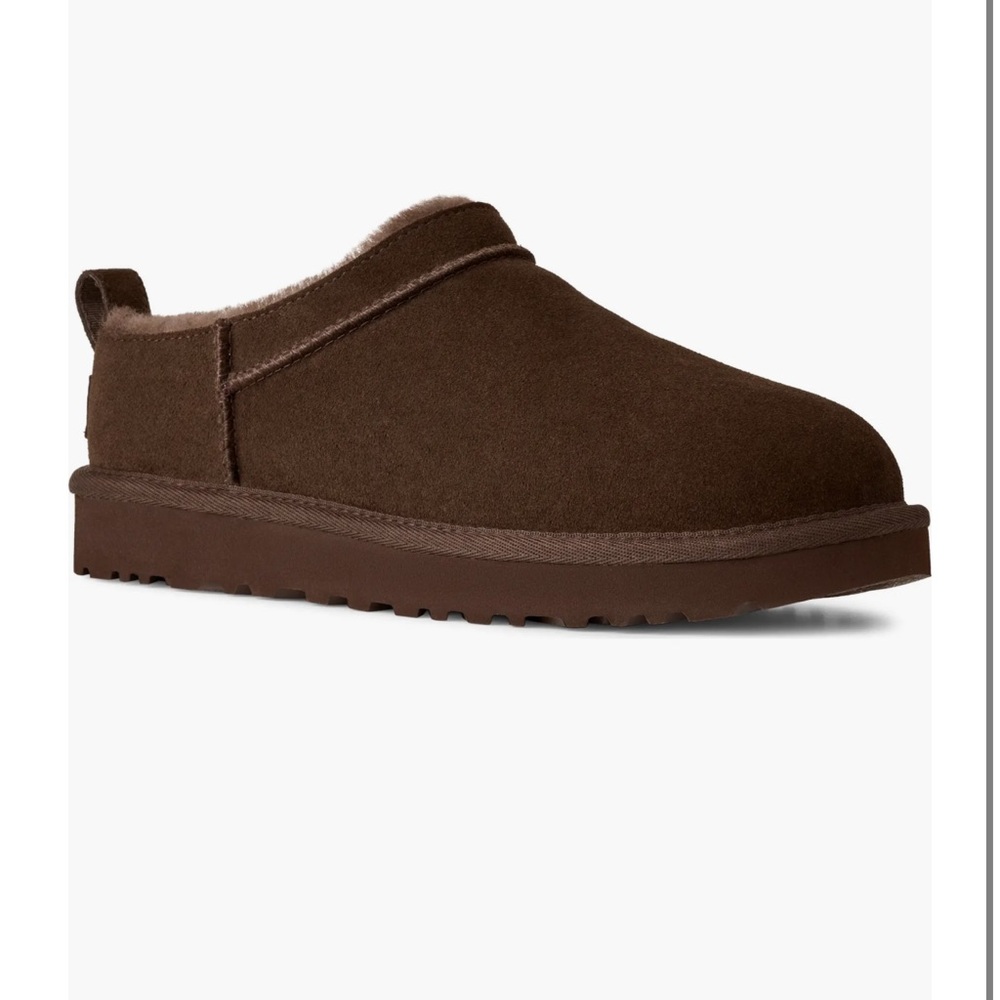 NWT’S UGG CLASSIC MICRO!